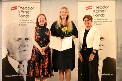 Urkunden&uuml;bergabe Martina Lajczak. &copy; Theodor K&ouml;rner Fonds / Christopher Glanzl